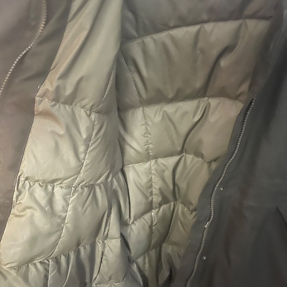 The North Face Women’s Winter Parka - Picture 11 of 16